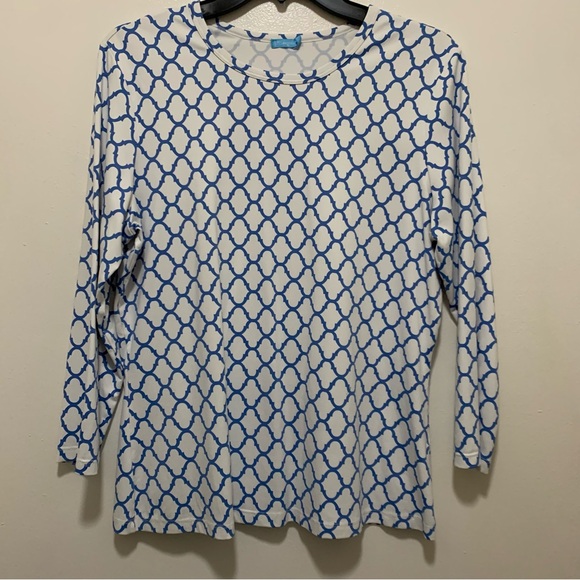 J. McLaughlin crisp white w/blue lattice pattern, Catalina cloth top. size L - Picture 1 of 4